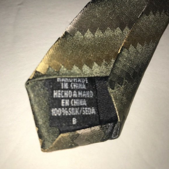 Van Heusen Mens Neck Tie Silk Handmade Metallic Gold Silver Geometric Stripe - Picture 5 of 5